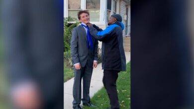 Watch a random act of kindness make the world a better place